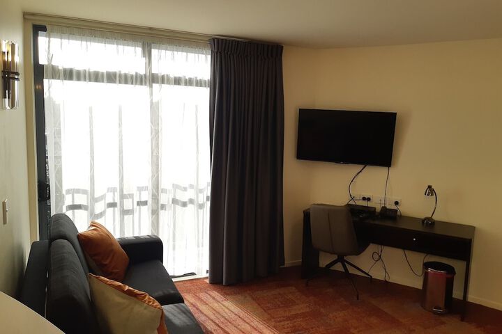 Room 30 of 59