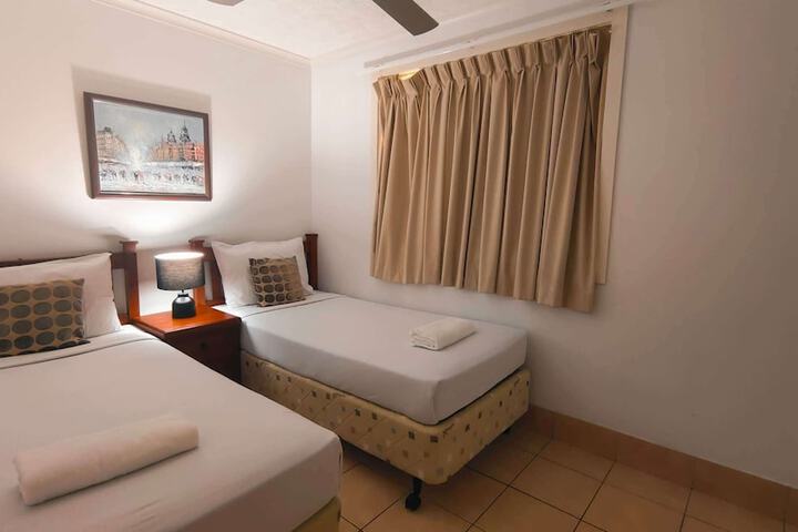 Room 4 of 37