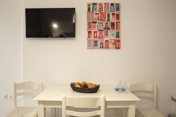 Room 12 of 25