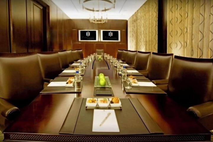 Business Center 34 of 38