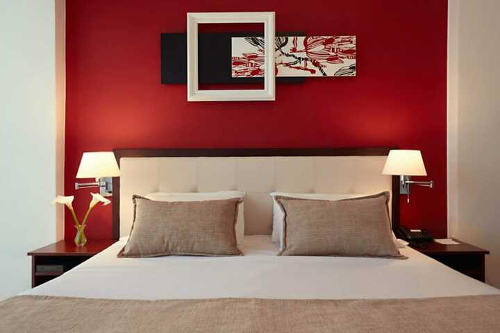 Room 12 of 32