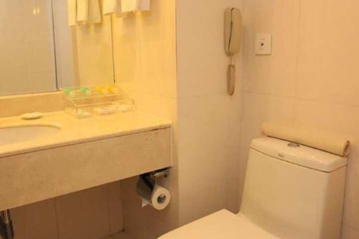 Clean Restrooms