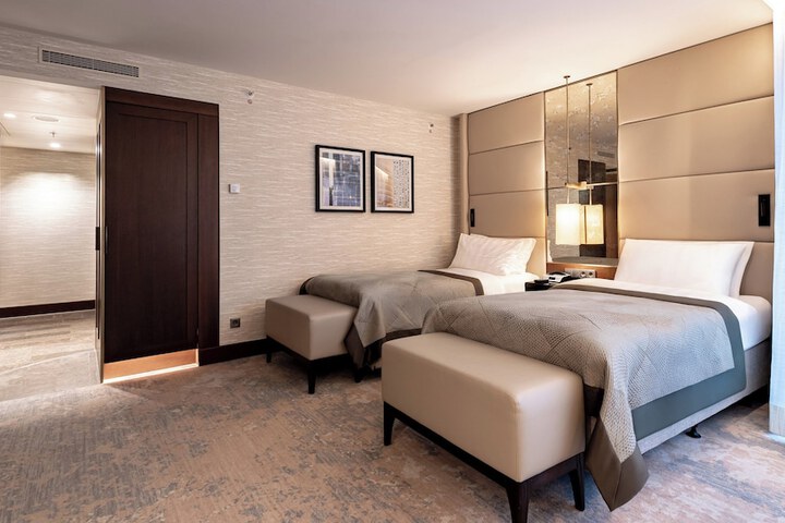 Room 260 of 457
