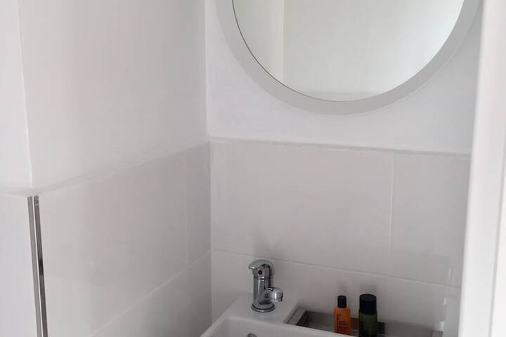 Room 13 of 23