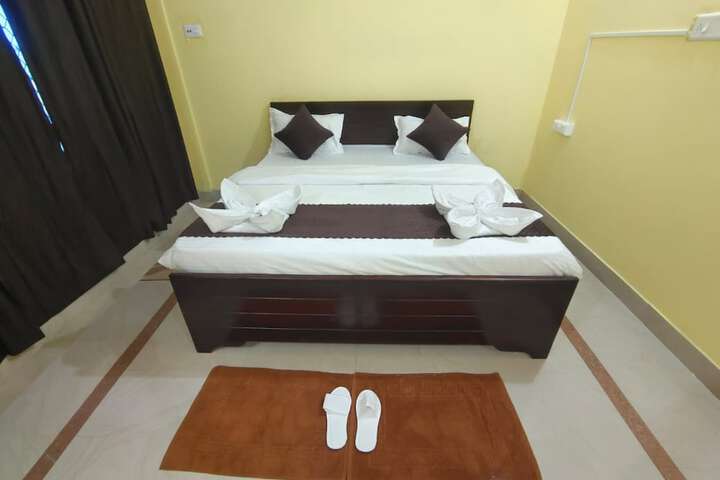 Room 6 of 13