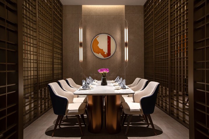 Dining 72 of 118