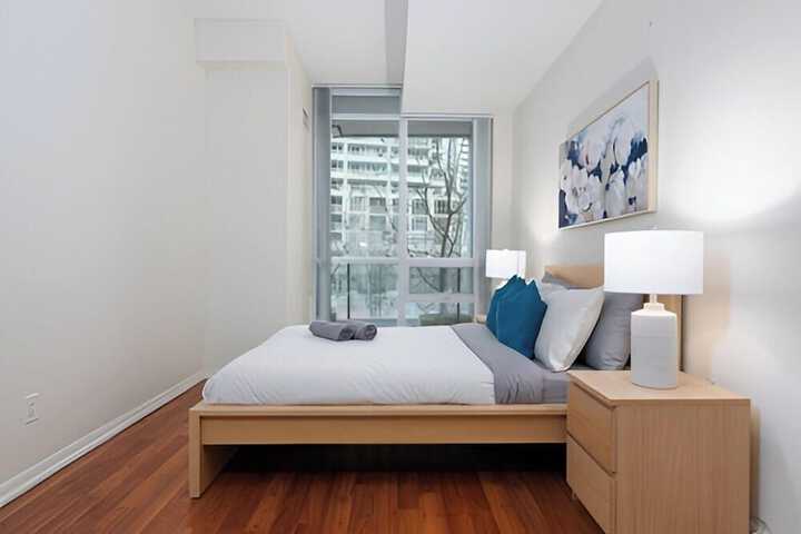 Room 31 of 319