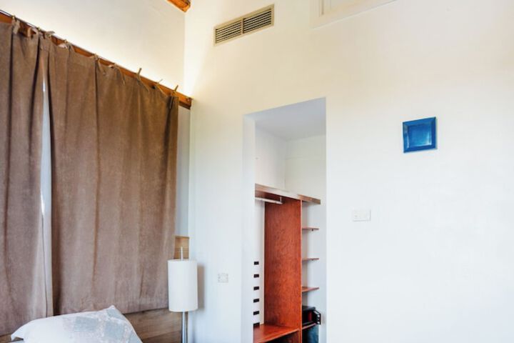 Room 37 of 112