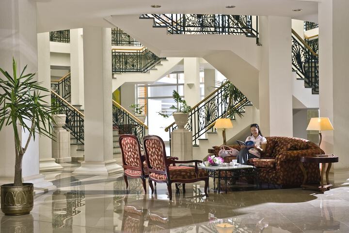 Guest Lobby