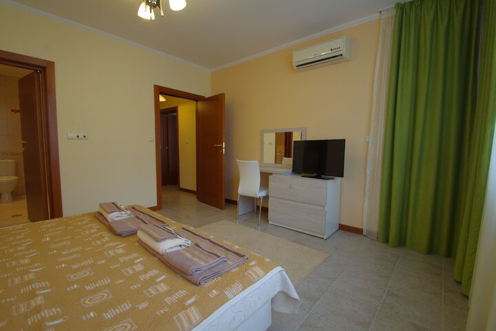 Room 12 of 61