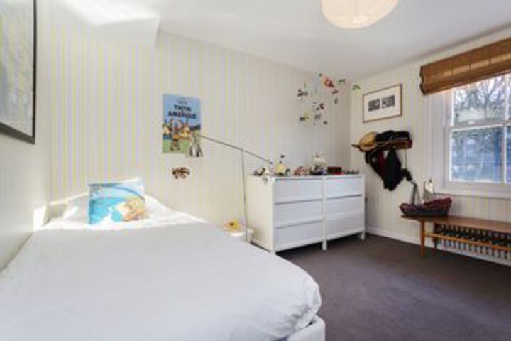 Room 9 of 14