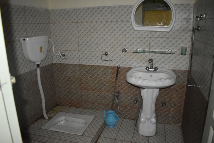 Room 6 of 6