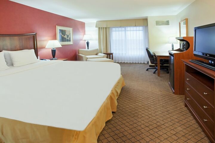 Standard | King Bed (1 of 19)