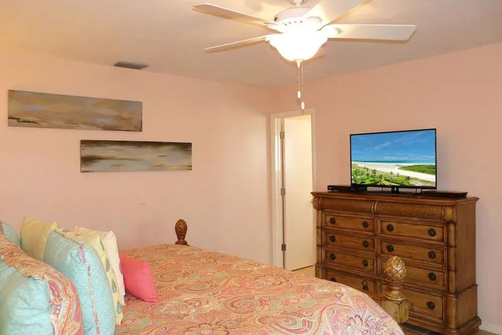 Room 5 of 15