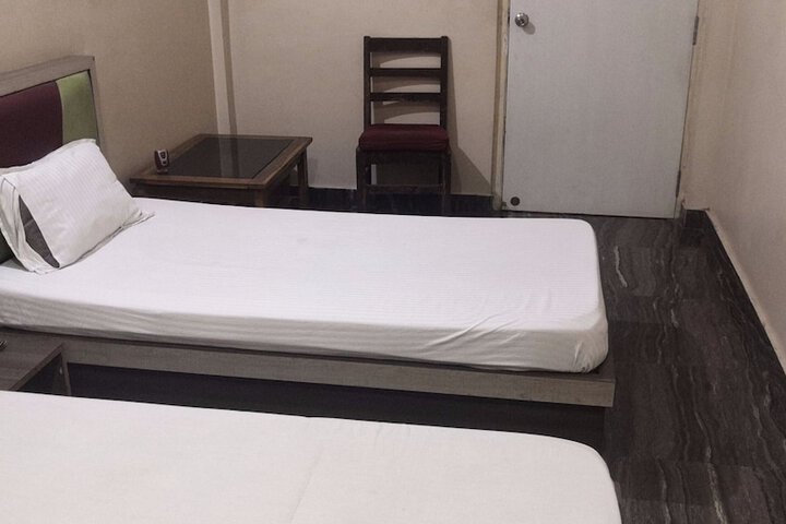 Room 11 of 17