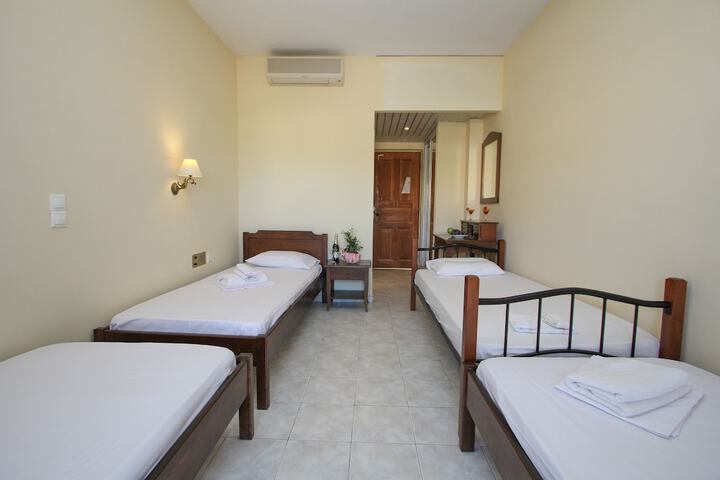 Room 17 of 43