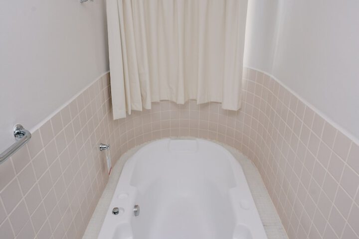 Room 6 of 21