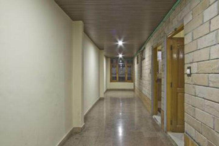 Ballroom/Hall 12 of 20