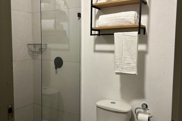 Room 26 of 38