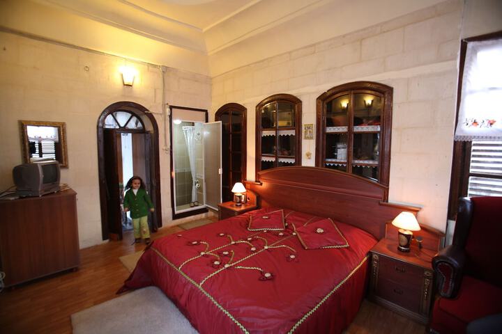 Room 26 of 43
