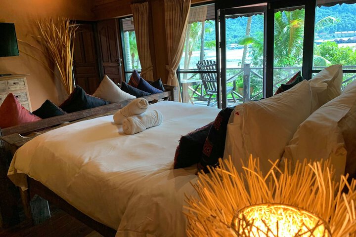Room 8 of 48