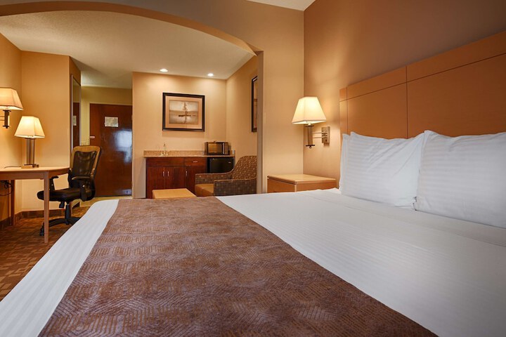 Room 12 of 38