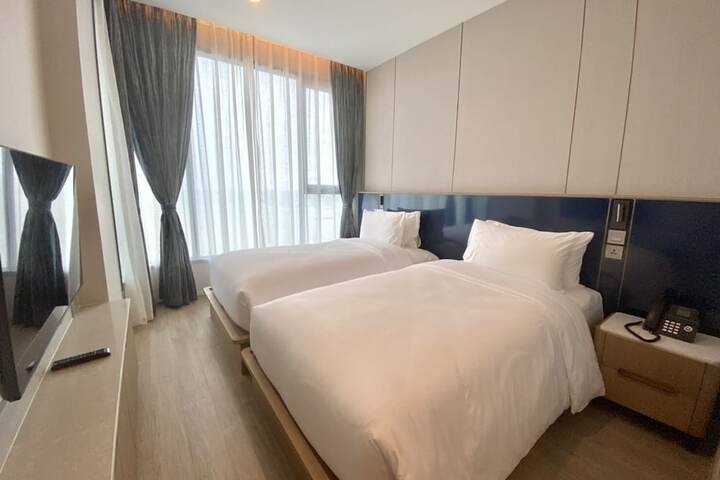 Room 15 of 129