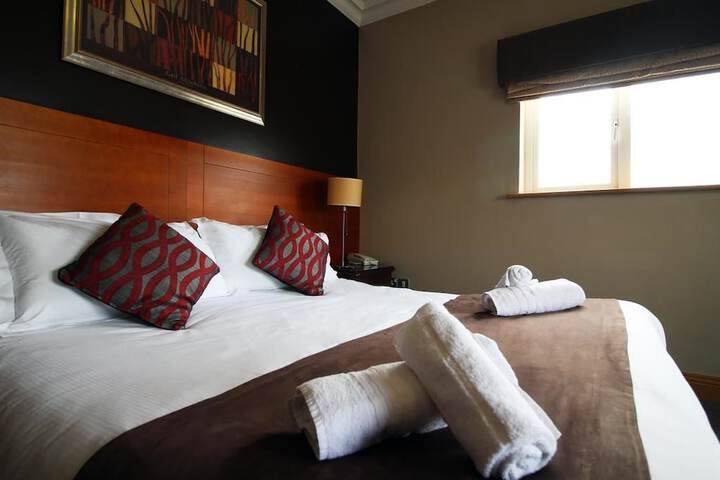 Room 3 of 10