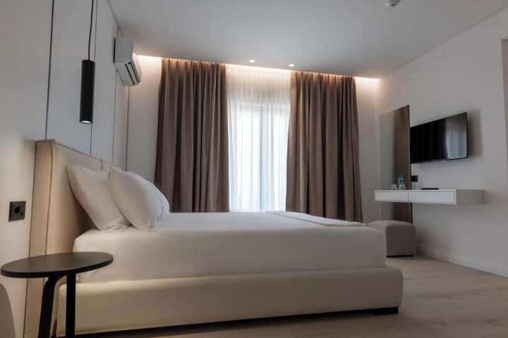 Room 20 of 100