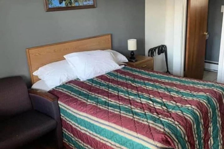 Room 10 of 36