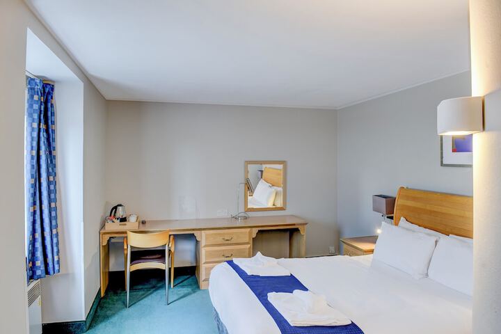 Room 19 of 41