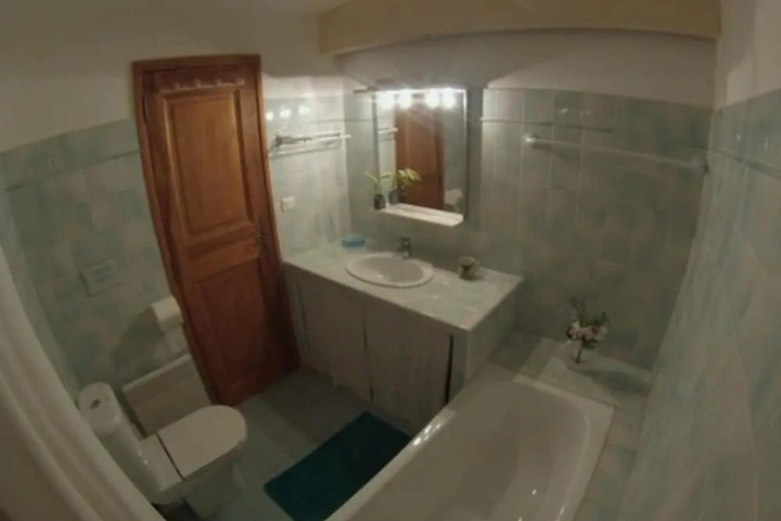 Room 21 of 24