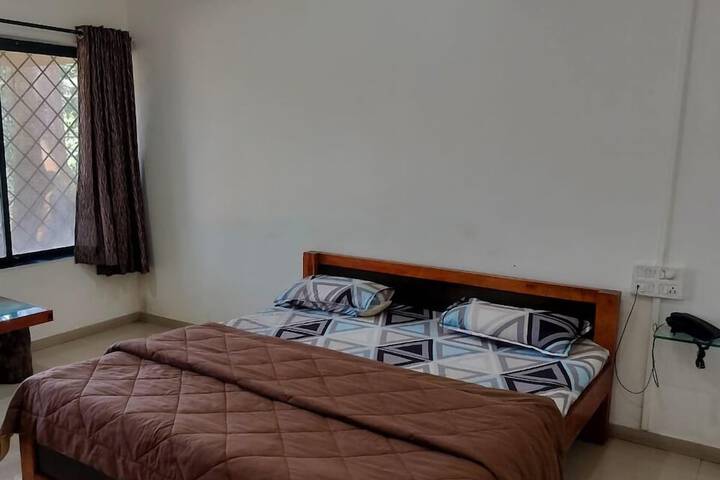 Room 3 of 13