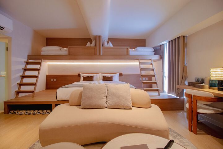 Room 28 of 59