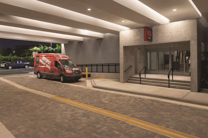 Radisson RED Miami Airport Miami | Bookonline.com