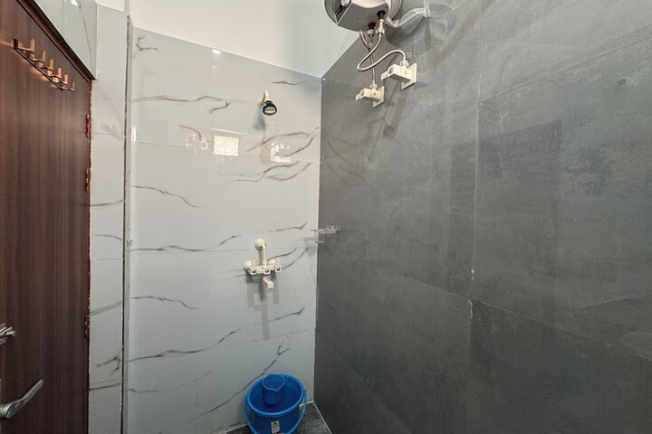 Room 17 of 25