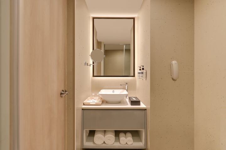 Room 21 of 51