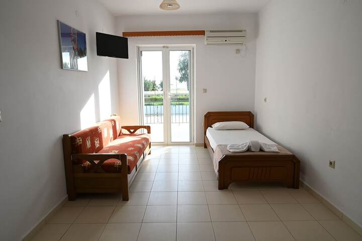 Room 28 of 105