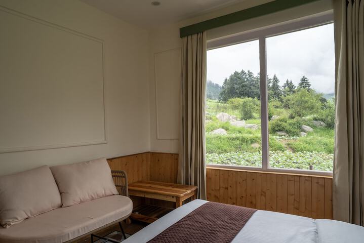 Room 3 of 39
