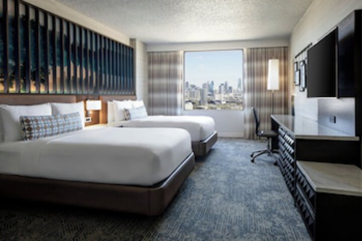 Room 52 of 285