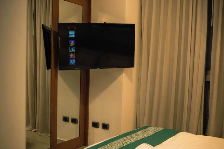 Room 9 of 36