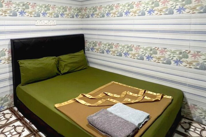 Room 8 of 26