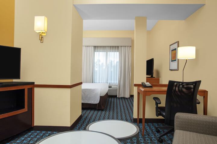 1 King Bed (11 of 17)