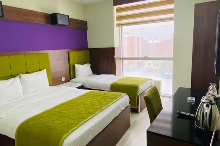 Room 7 of 16