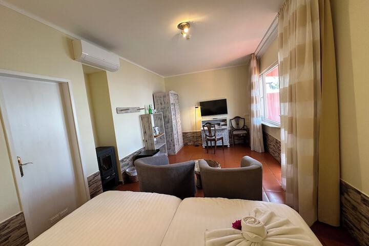 Room 45 of 93