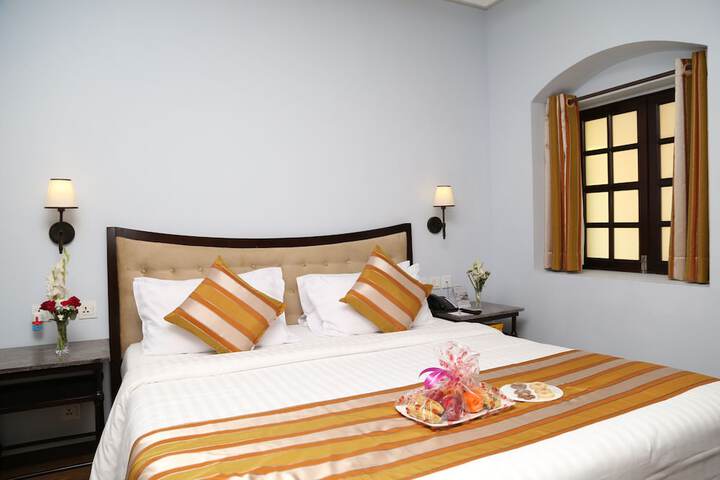 Room 3 of 35