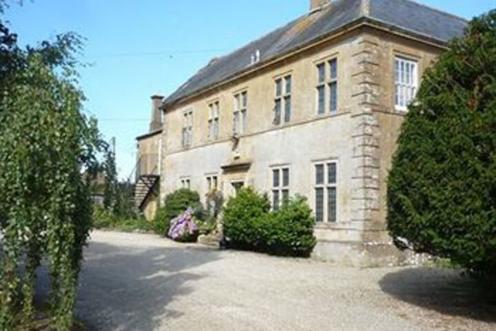 Exterior of Ash House Hotel