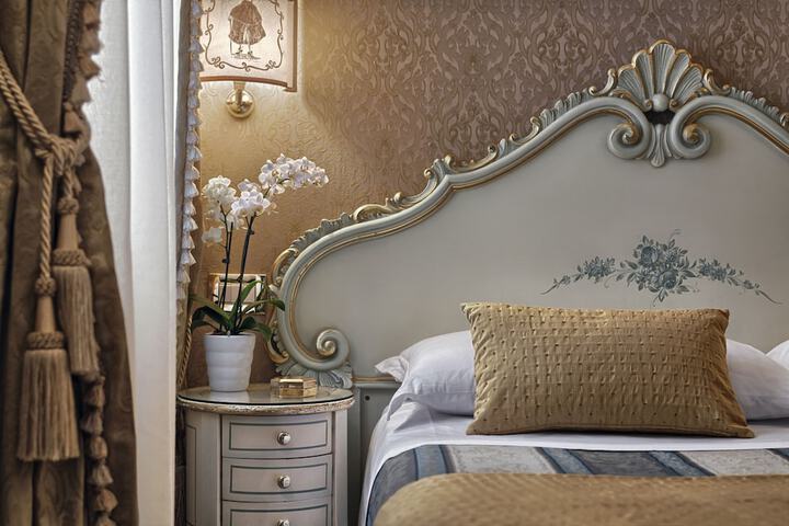Room 9 of 54