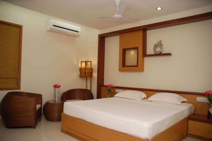 Room 16 of 36