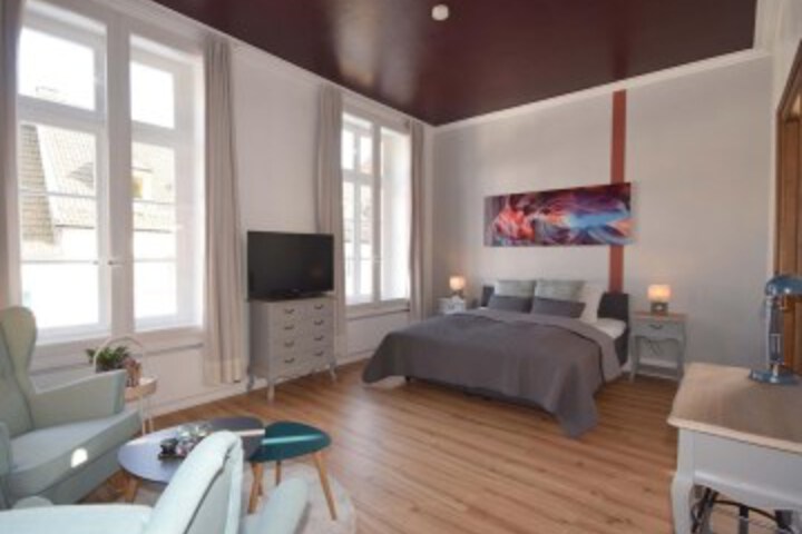 Room 8 of 28